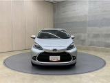 お車購入のポイントとなるフロントマスクです!シャープな目つきが印象的なデザインのヘッドランプです。