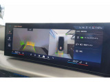 リヤビューカメラとセンサー、パーキングアシストによりスムーズにパーキングをサポートします。
