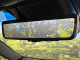 【デジタルインナーミラー】カメラが撮影した車両後方の映像をルームミラー内に表示。クリアな視界で状況の確認が可能です!※ドラレコ機能ご利用には別途SDカードをご用意いただく場合があります。