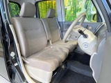 運転席シート廻りは使用感も少なく、良好な状態となっています。丁寧に使われていたことがよくわかりますね。