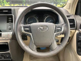 【純正革巻きステアリング】上質な革を使用することで、手にしっかり馴染みとても運転しやすいハンドルです♪