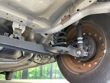 お車を安心してお乗りいただく為には、足回りの定期点検が欠かせません。サービスサポート(有償保証)では無料点検もご提供しており、安心のカーライフをお過ごしいただけるサポート体制が整っています。