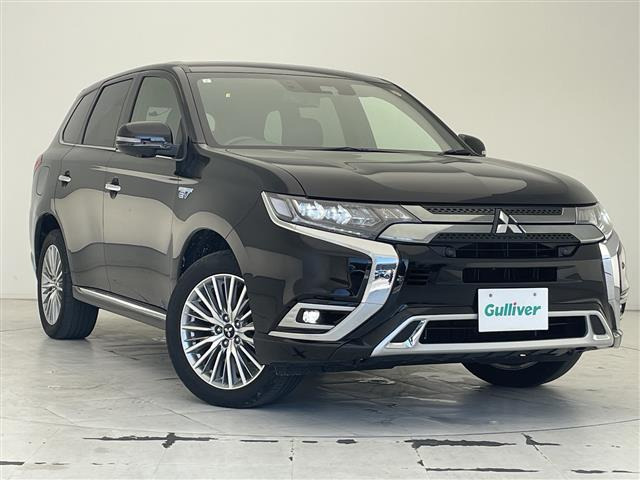 アウトランダーPHEV 2.4 G プレミアムパッケージ 4WD 本革シート