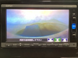 【バックカメラ】運転が苦手な方も車庫入れラクラクです!ギアをリバースに入れれば自動的に切り換わりますので、面倒な操作は不要です♪狭い駐車場もお車を傷つけず安心ですね!
