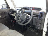 見通しの良いスッキリとした視界で、誰でも運転しやすいです。運転のしやすさは疲れにくさにも繋がりますよ♪