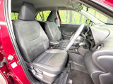 運転席シート廻りは使用感も少なく、良好な状態となっています。前オーナー様が丁寧に使っていたことがよくわかりますね。