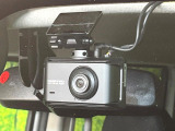 【ドライブレコーダー】ドライブレコーダー装備!走行中はもちろん、あおり運転や事故に遭遇した際、映像で記録し、万一のリスクに備えます。※記録用SDカードはお客様ご自身でご準備いただく必要があります。