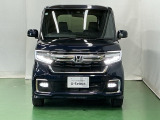 LEDヘッドライトを装備しています。LEDヘッドライトはとても明るく、雨の日や夜間走行も安全・安心です。オートライトコントロール付きで周囲の明るさに応じて自動で点灯・消灯します