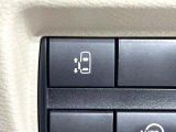 【パワースライドドア】スマートキーや運転席のスイッチでスライドドアの開閉が可能♪電動だから力を入れてドアを開ける必要が無く、小さいお子様でも、重い荷物を持っている時もラクに開け閉めできます♪