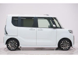 県内13店舗にて常時500台以上ダイハツ車を展示中です。見て、触って、納得のいく一台をぜひ見つけてください。
