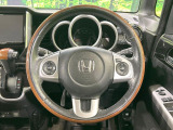 【純正革巻きステアリング】上質な革を使用することで、手にしっかり馴染みとても運転しやすいハンドルです♪