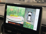 【パノラミックビューモニター】専用のカメラにより、上から見下ろしたような視点で360度クルマの周囲を確認することができます☆死角部分も確認しやすく、狭い場所での切り返しや駐車もスムーズに行えます。