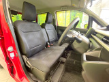 運転席シート廻りは使用感も少なく、良好な状態となっています。丁寧に使われていたことがよくわかりますね。