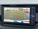 【バックカメラ】駐車時に後方がリアルタイム映像で確認できます。大型商業施設や立体駐車場での駐車時や、夜間のバック時に大活躍!運転スキルに関わらず、今や必須となった装備のひとつです!