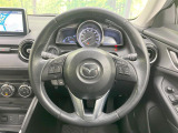 インテリアに合わせたデザインのステアリングは、運転される方のことも考え、運転しやすい形状、大きさです。是非一度、実際に触ってお確かめください。