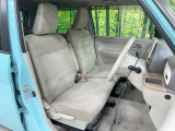 運転席シート廻りは使用感も少なく、良好な状態となっています。丁寧に使われていたことがよくわかりますね。