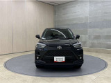 お車購入のポイントとなるフロントマスクです!シャープな目つきが印象的なデザインのヘッドランプです。