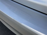 傷等が御座いますので、現車をご覧になって状態を確認をして下さい。修理をご希望の方は有償になりますが、弊社板金工場にて修理可能です!詳細はスタッフにご相談ください!