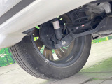お車を安心してお乗りいただく為には、足回りの定期点検が欠かせません。サービスサポート(有償保証)では無料点検もご提供しており、安心のカーライフをお過ごしいただけるサポート体制が整っています。