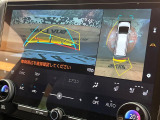 【パノラミックビューモニター】専用のカメラにより、上から見下ろしたような視点で360度クルマの周囲を確認することができます☆縦列駐車や幅寄せ時に活躍してくれます♪