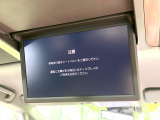 【フリップダウンモニター】大画面モニターで後席でもエンタメをお楽しみいただけます。小さなお子様にも大人気の装備です♪
