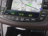 使いやすさや安全性を追求したステアリング周り!高級車ゆえにスイッチ類が多いのも特徴ですね!考え尽くされた配置ですぐに使いこなす事が出来ますのでご安心下さい!是非、体感してみて下さい!!