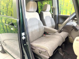 運転席シート廻りは使用感も少なく、良好な状態となっています。丁寧に使われていたことがよくわかりますね。