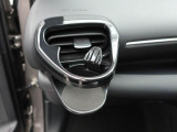 カップホルダーは運転席や助手席からちょうど手の届く位置です!!