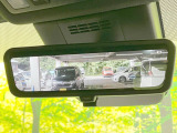 【デジタルインナーミラー】後席の大きな荷物や同乗者で後方が確認しづらい時でも安心!カメラが撮影した車両後方の映像をルームミラー内に表示。クリアな視界で状況の確認が可能です!