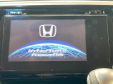 【メーカー純正ナビ】インテリアに溶け込むスタイリッシュな「専用設計」メーカーナビを装備♪視認性や操作性など基本性能にも優れ、より上質なカーライフをお楽しみいただけます。