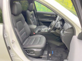運転席シート廻りは使用感も少なく、良好な状態となっています。丁寧に使われていたことがよくわかりますね。
