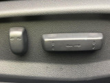 【パワーシート】スイッチ一つで簡単にシートの微調整が可能!電動だから力もいりません!快適なシートポジションにセットして、快適なドライブをお楽しみください。
