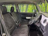 運転席まわりには十分なスペースがあり、大柄な方でもゆったり運転していただける環境です。