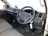 見通しのよいすっきりとした視界で、誰でも運転しやすいです。運転のしやすさは疲れにくさにも繋がりますよ♪