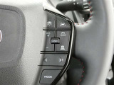 クルーズコントロールです。速度をセットするこでアクセル操作が不要の魅力的な装備です。高速道路での運転では特に重宝します♪