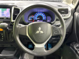 インテリアに合わせたデザインのステアリングは、運転される方のことも考え、運転しやすい形状、大きさです。是非一度、実際に触ってお確かめください。