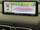 【360&deg;ビューモニター】専用のカメラにより、上から見下ろしたような視点で360度クルマの周囲を確認することができます☆死角部分も確認しやすく、狭い場所での切り返しや駐車もスムーズに行えます。