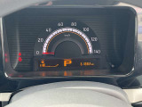 整備スタッフは国家資格を持つプロの整備士です。車検の受入/中間/完成検査と保安基準発行のすべても自社で行います。
