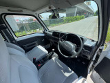 初心者の方でも安心して運転していただける視野の広さとなっております。