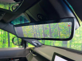 【デジタルインナーミラー】後席の大きな荷物や同乗者で後方が確認しづらい時でも安心!カメラが撮影した車両後方の映像をルームミラー内に表示。クリアな視界で状況の確認が可能です!