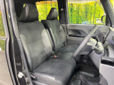 運転席シート廻りは使用感も少なく、良好な状態となっています。前オーナー様が丁寧に使っていたことがよくわかりますね。