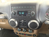 ●AUX接続:お手持ちのミュージックプレーヤーを接続し、車内でお気に入りの音楽を気軽に楽しむことができます♪