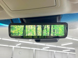 【デジタルインナーミラー】後席の大きな荷物や同乗者で後方が確認しづらい時でも安心!カメラが撮影した車両後方の映像をルームミラー内に表示。クリアな視界で状況の確認が可能です!