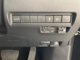 【 パワーバックドア 】荷物を抱えた状態でもスイッチ操作によるリアゲートの開閉が可能です☆お買い物時やアウトドアの際に役立ちますね♪
