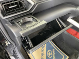ダッシュボード周辺画像です。小物を置くのに便利な収納スペースです(^^♪