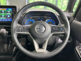 【純正革巻きステアリング】上質な革を使用することで、手にしっかり馴染みとても運転しやすいハンドルです♪