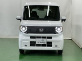 LEDヘッドライトを装備しています。LEDヘッドライトはとても明るく、雨の日や夜間走行も安全・安心です。オートライトコントロール付きで周囲の明るさに応じて自動で点灯・消灯します