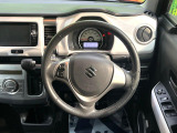 【純正革巻きステアリング】上質な革を使用することで、手にしっかり馴染みとても運転しやすいハンドルです♪
