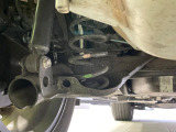 お車を安心してお乗りいただく為には、足回りの定期点検が欠かせません。サービスサポート(有償保証)では無料点検もご提供しており、安心のカーライフをお過ごしいただけるサポート体制が整っています。