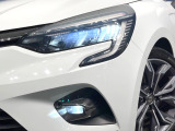 ●LEDヘッドライト:夜間走行時も良好な視界を確保し安心して運転できる高輝度LEDヘッドライトを装備!点灯速度が早く、消費電力も抑えられています。